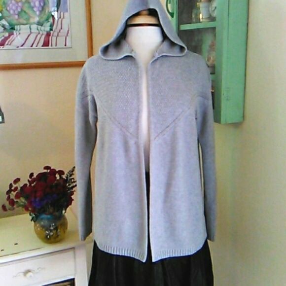 Olive + Oak Hooded Sweater - Picture 1 of 12